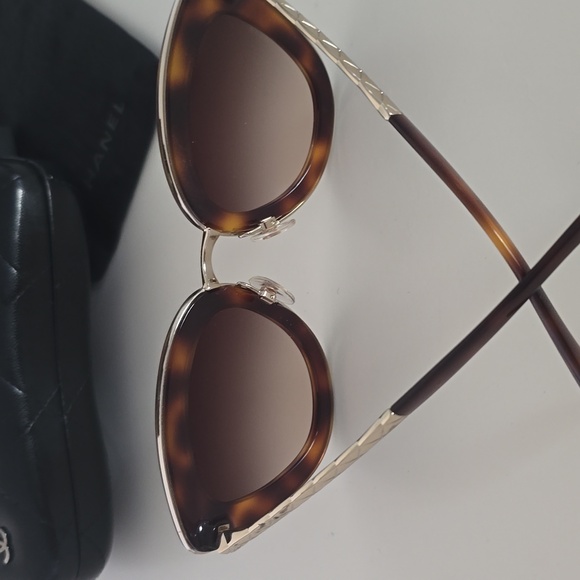 Chanel sunglasses - Picture 9 of 9